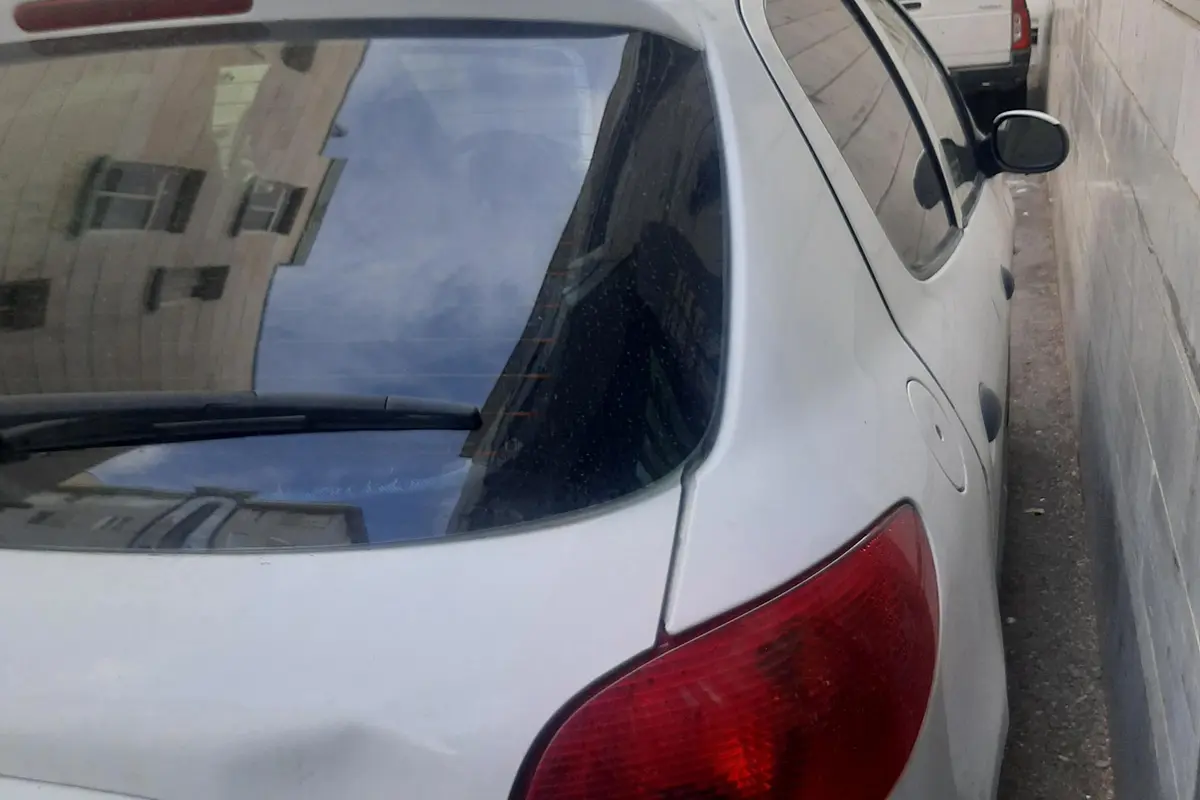 پژو،  206