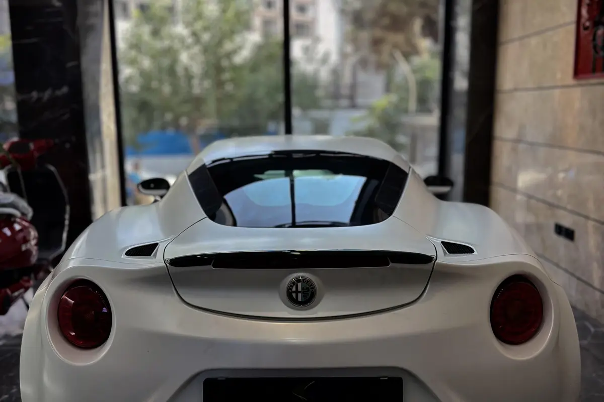 آلفارومئو،  4C کوپه
