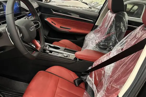 فونیکس، آریزو 6 جی تی (Z6 GT)