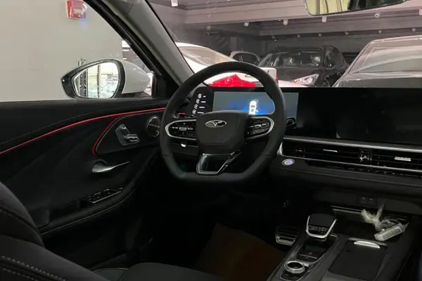 فونیکس، آریزو 8 (Z8)