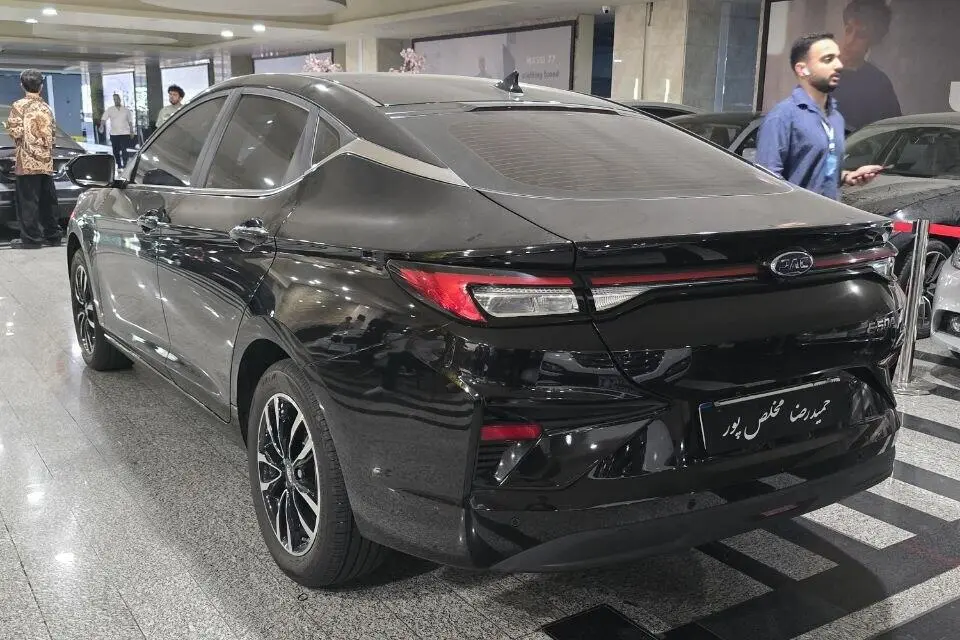 کی ام سی  eJ7