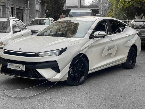 پیش فروش کی ام سی، J7