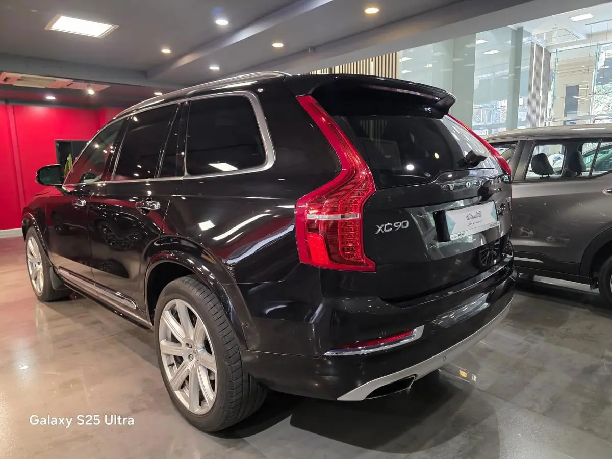 ولوو،  XC90