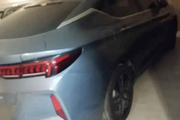 کی ام سی  J7