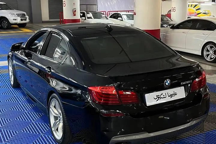 ب ام و،  سری 5 سدان