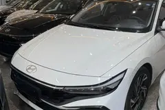 هیوندای، النترا