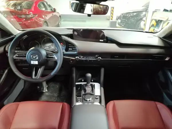 مزدا، 3 وارداتی