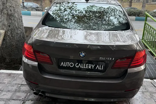 ب ام و، سری 5 سدان