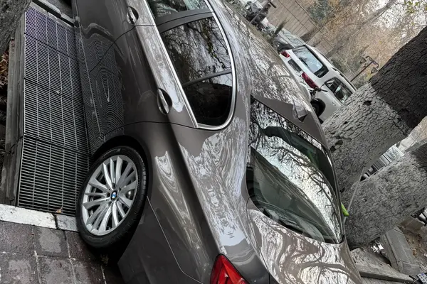 ب ام و، سری 5 سدان