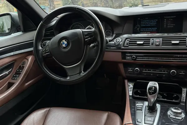 ب ام و، سری 5 سدان