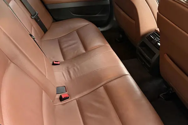 ب ام و، سری 5 سدان