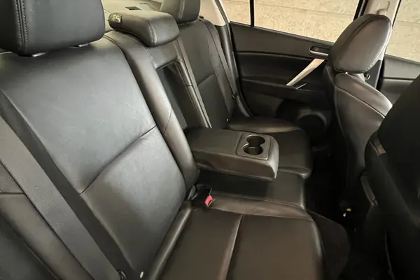 مزدا، 3 نیو صندوق دار