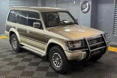 میتسوبیشی، پاجرو چهار در