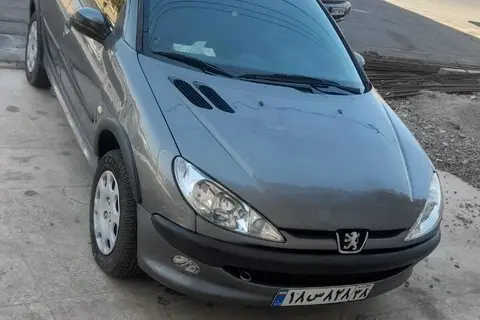 پژو، 206