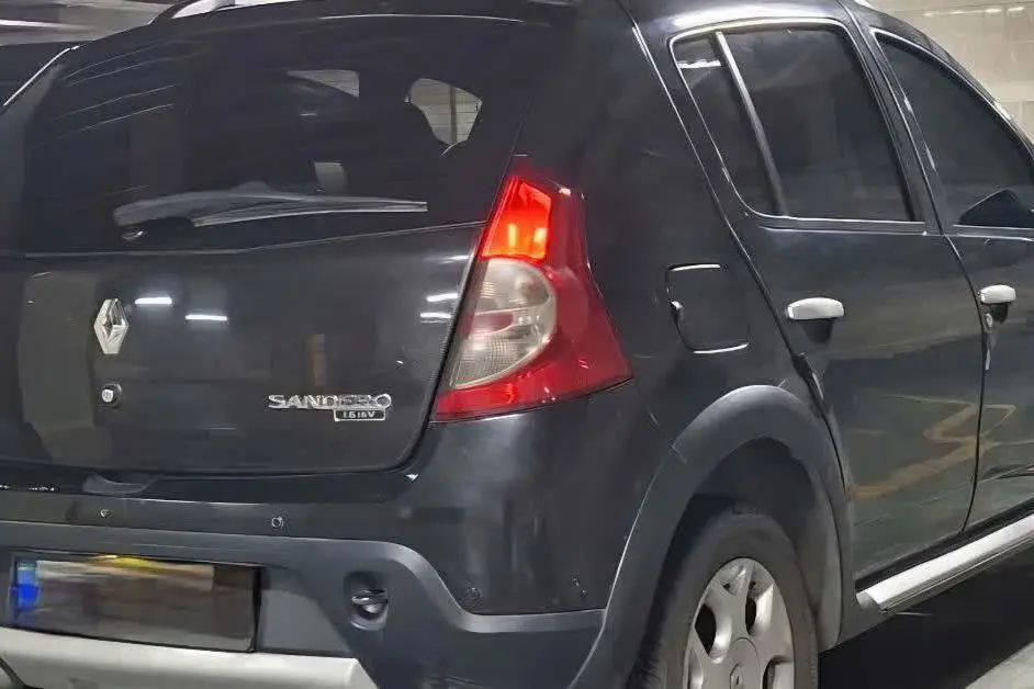 رنو،  ساندرو استپ وی