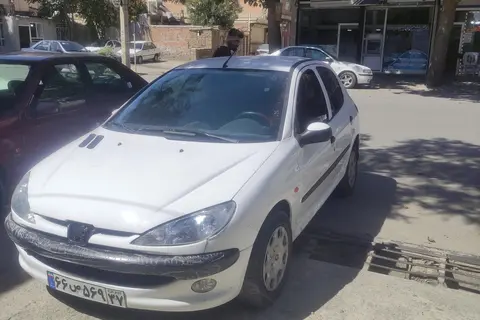پژو، 206