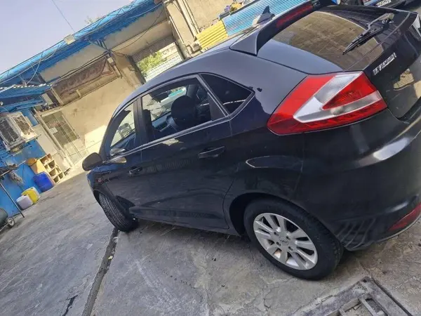 ام وی ام  315هاچ بک