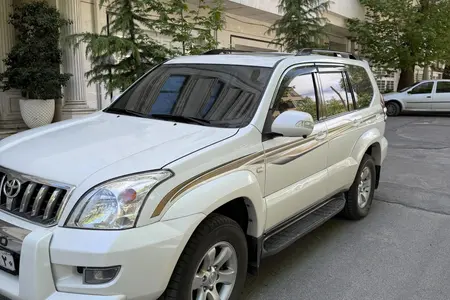 تویوتا پرادو  چهار در