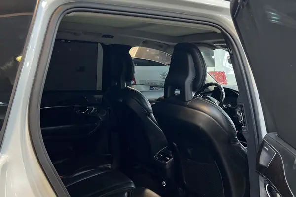 ولوو  XC90