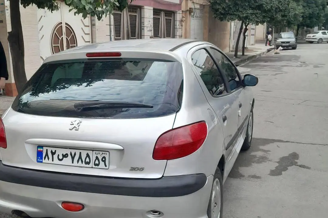 پژو،  206