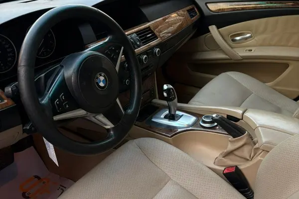 ب ام و، سری 5 سدان