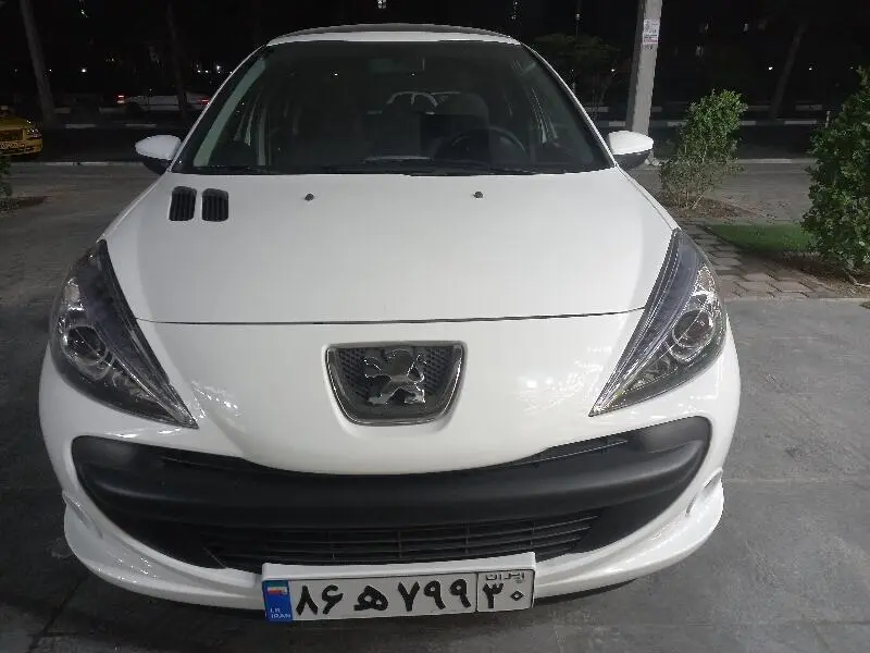 پژو،  207