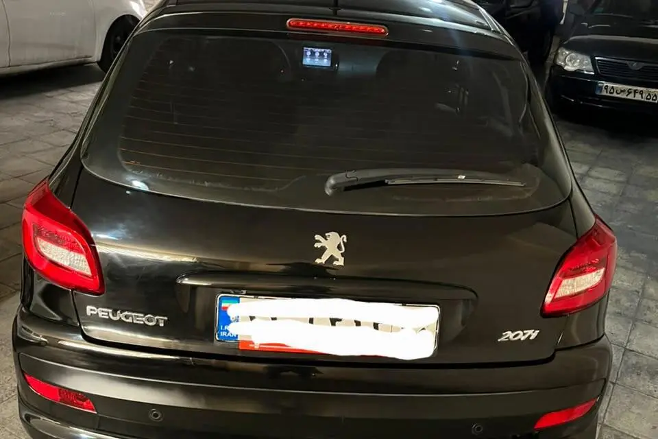 پژو،  207
