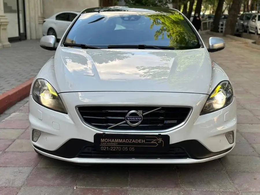 ولوو، V40