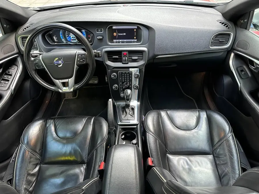 ولوو، V40