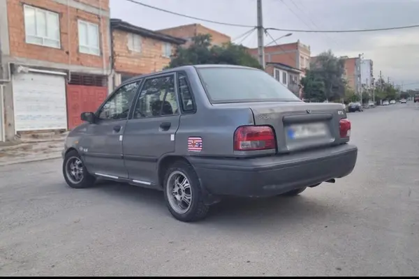 پراید، صندوق دار