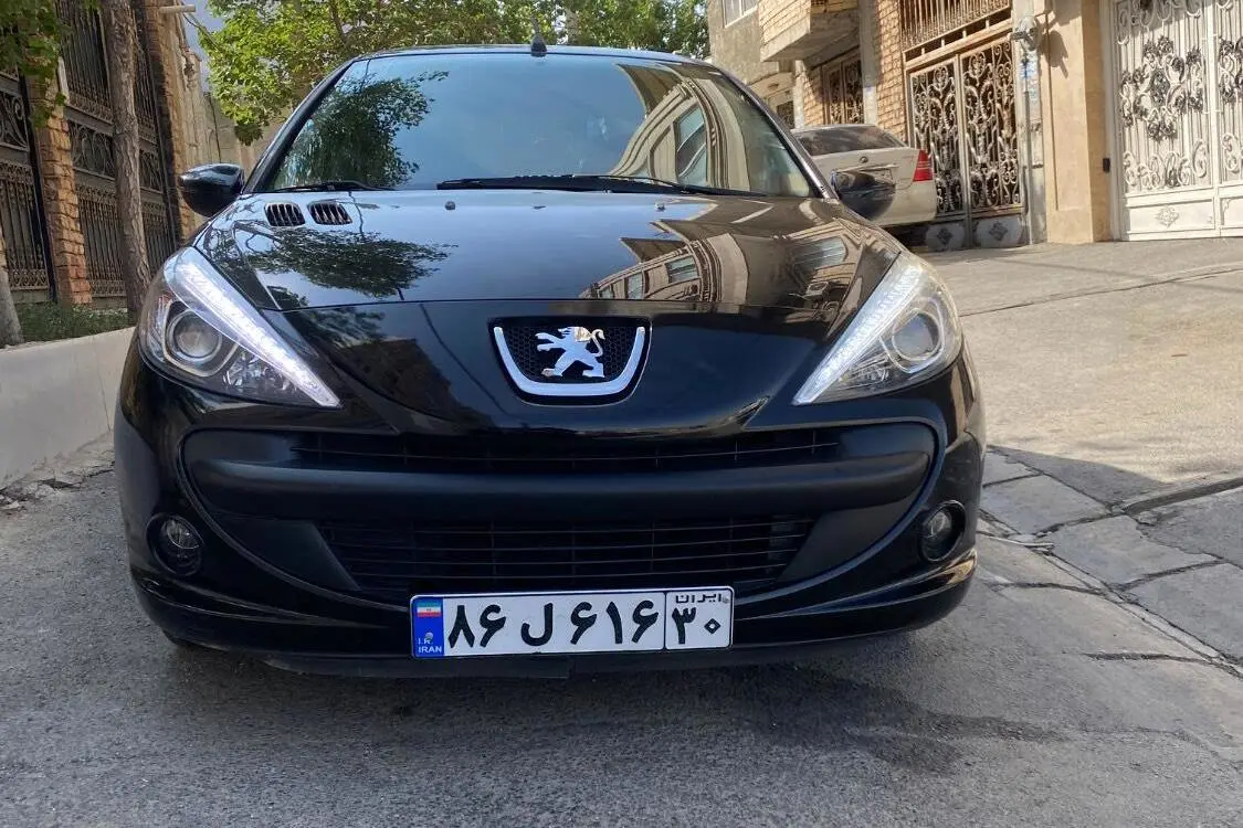 پژو،  207