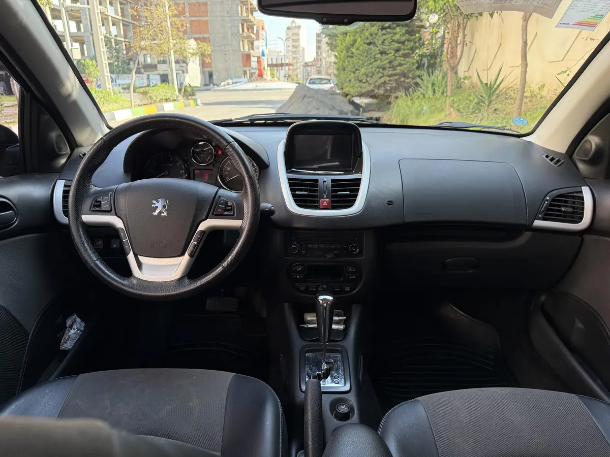 پژو،  207