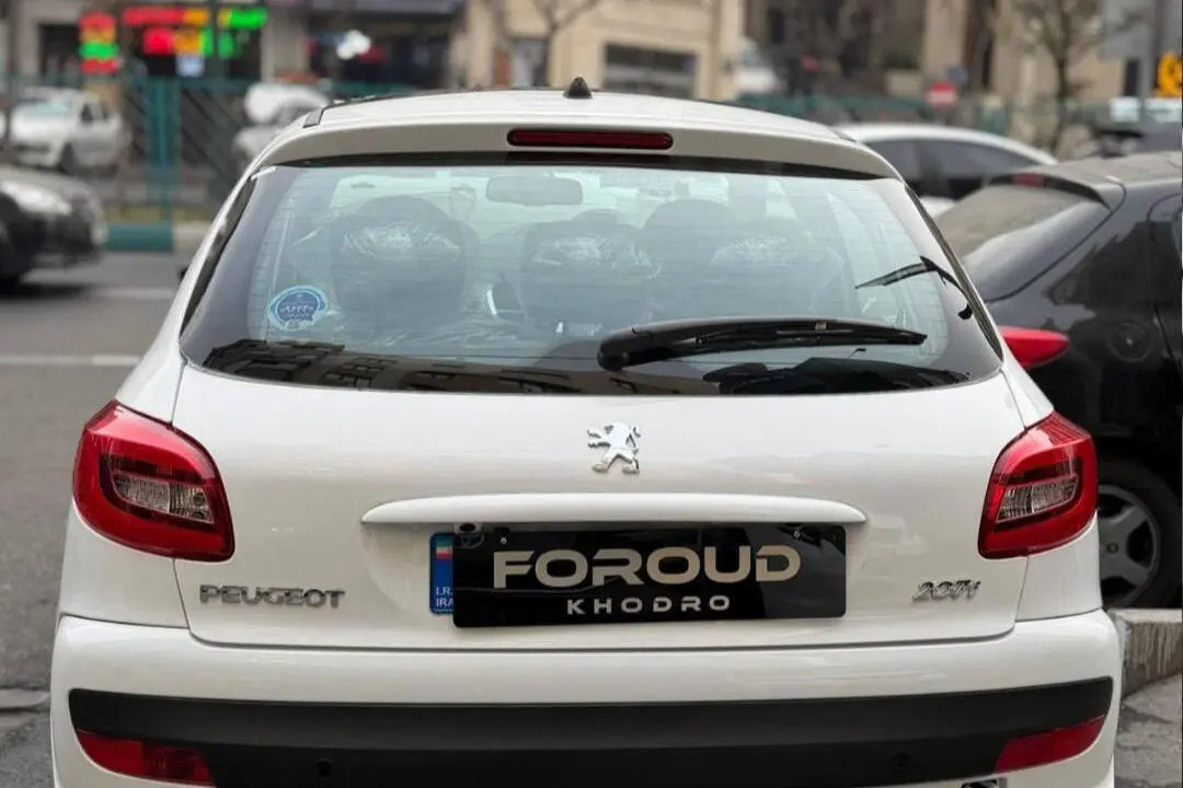 پژو،  207