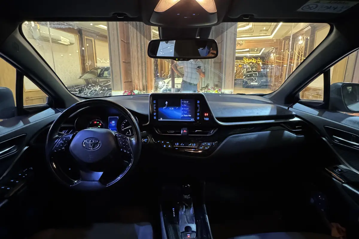 تویوتا،  C-HR هیبرید