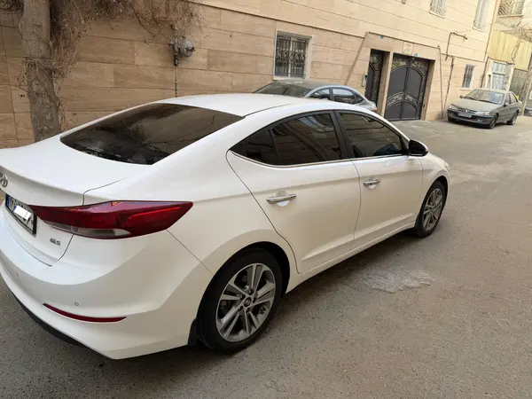 هیوندای، النترا