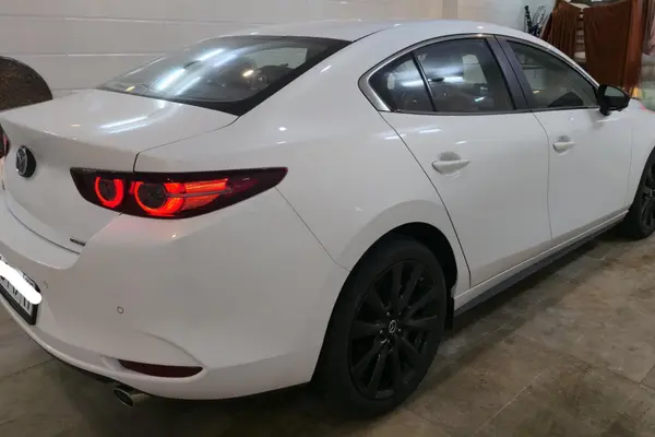 مزدا، 3 وارداتی