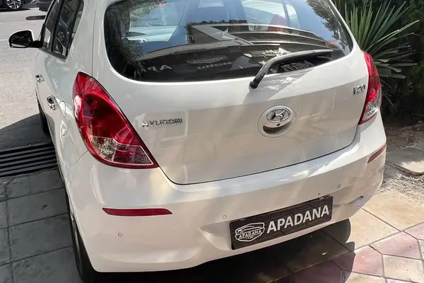 هیوندای  i20