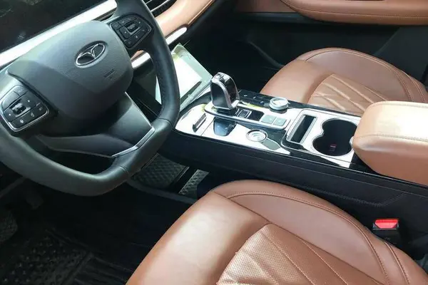 فونیکس، تیگو 8 پرو هیبرید (F8 PRO PHEV)