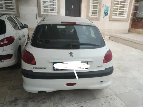 پژو، 206
