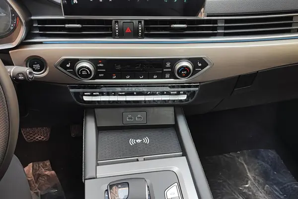 فیدلیتی، الیت