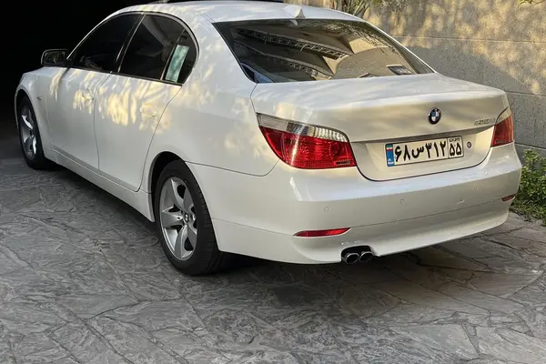 ب ام و، سری 5 سدان