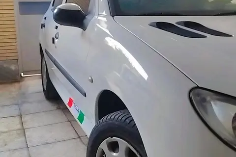 پژو، 206