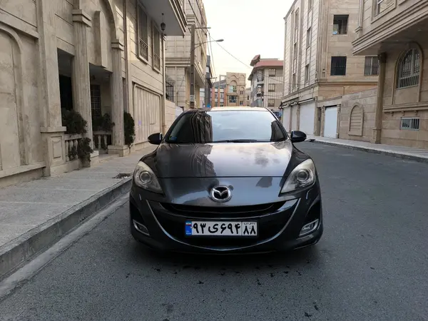 مزدا، 3 نیو صندوق دار