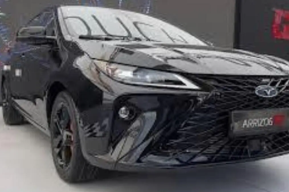 فونیکس،  آریزو 6 جی تی (Z6 GT)