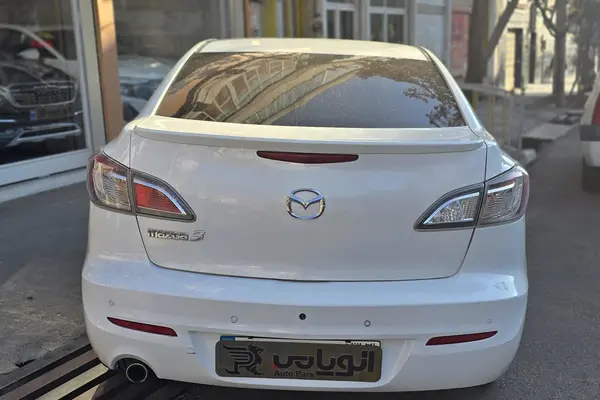 مزدا، 3 نیو صندوق دار