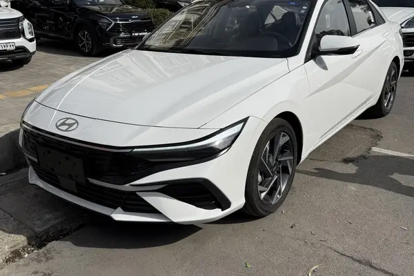 هیوندای، النترا