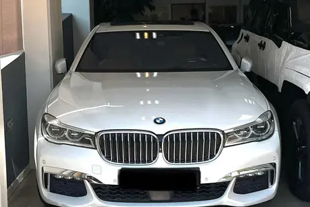 ب ام و سری 7