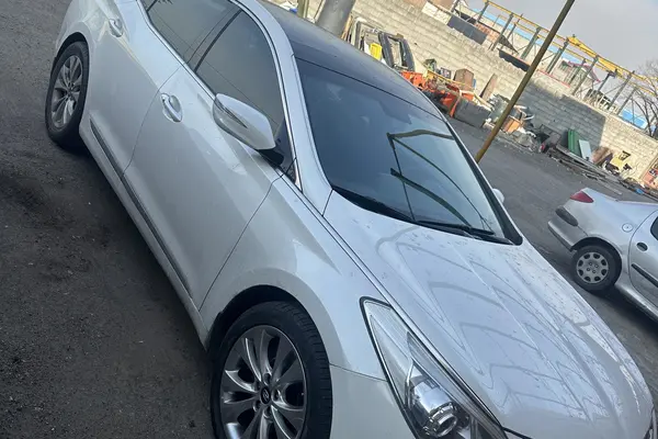 هیوندای، آزرا (گرنجور)