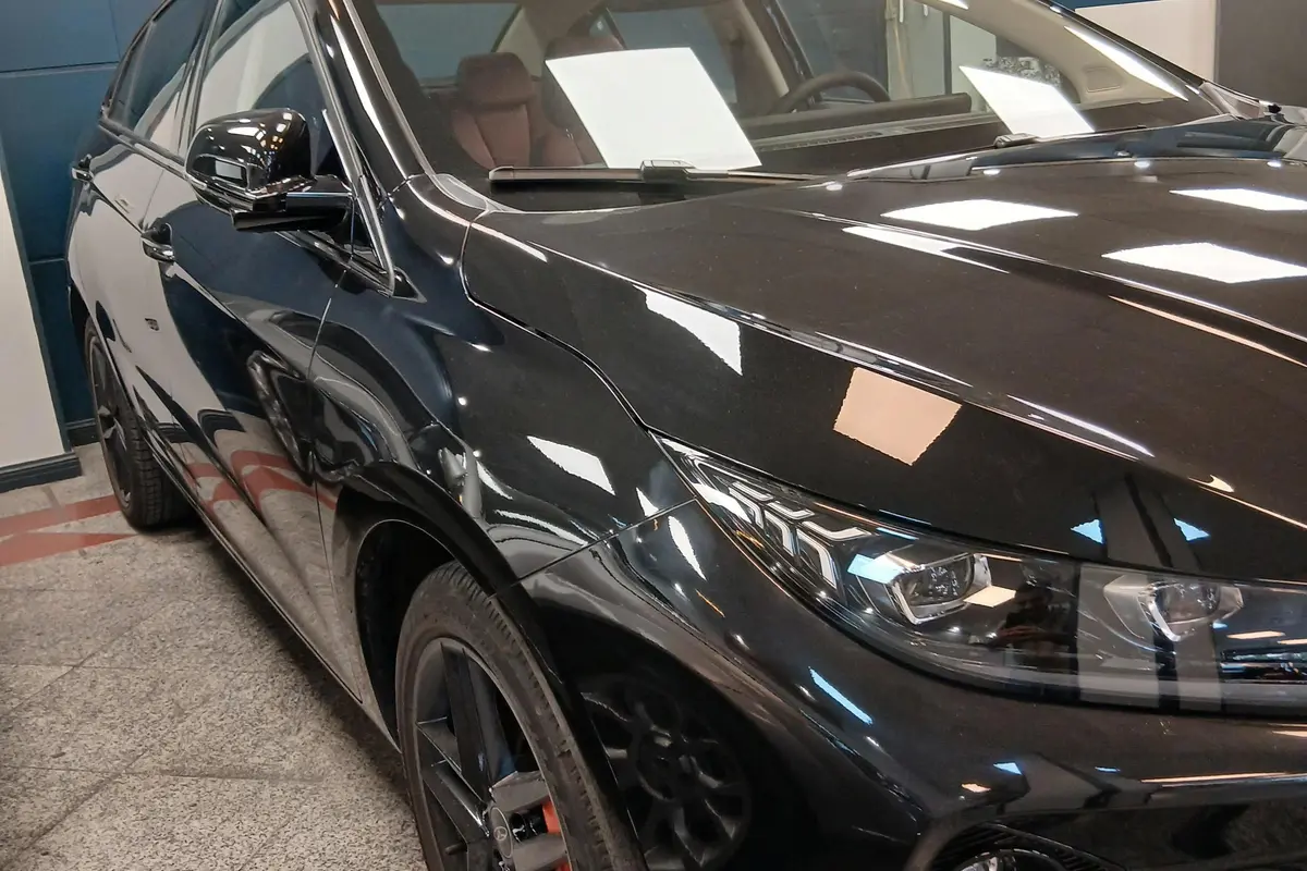 فونیکس،  آریزو 6 جی تی (Z6 GT)