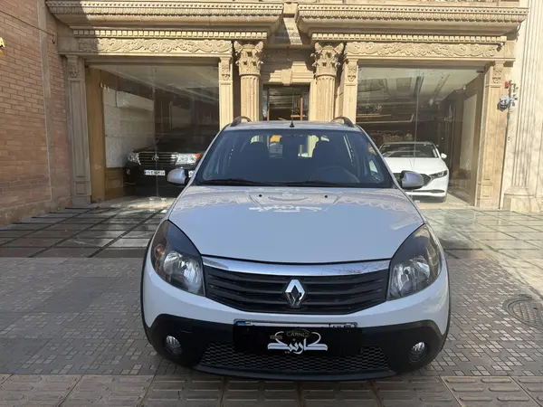 رنو، ساندرو استپ وی